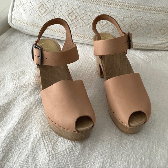 No. 6 Tan Leather Mules with Wooden Platform, Size 39 - Picture 4 of 15